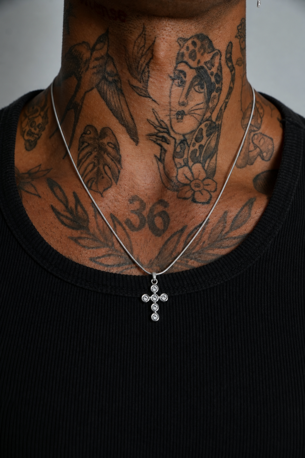 Colar Diamond Cross