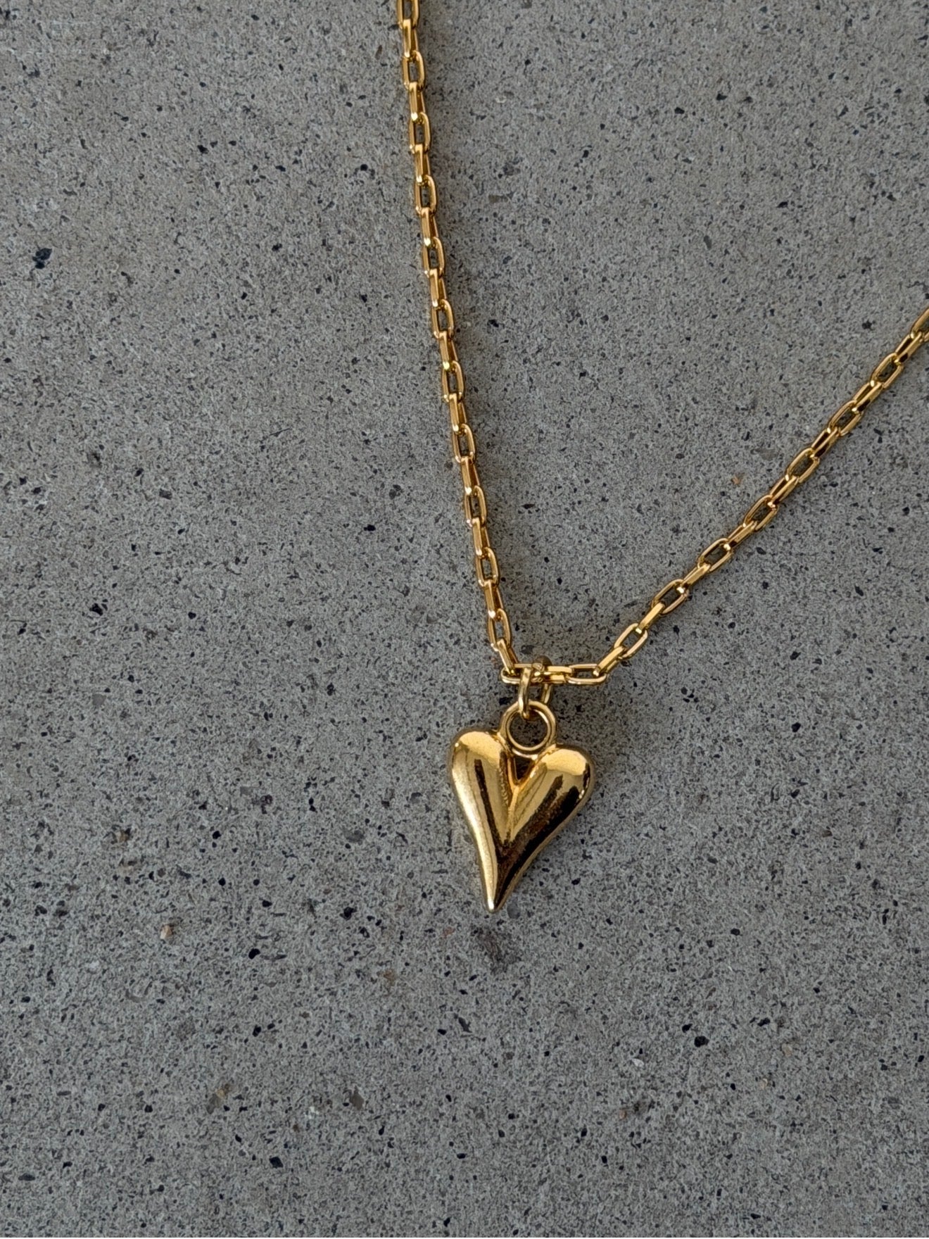 Colar Love Dourado