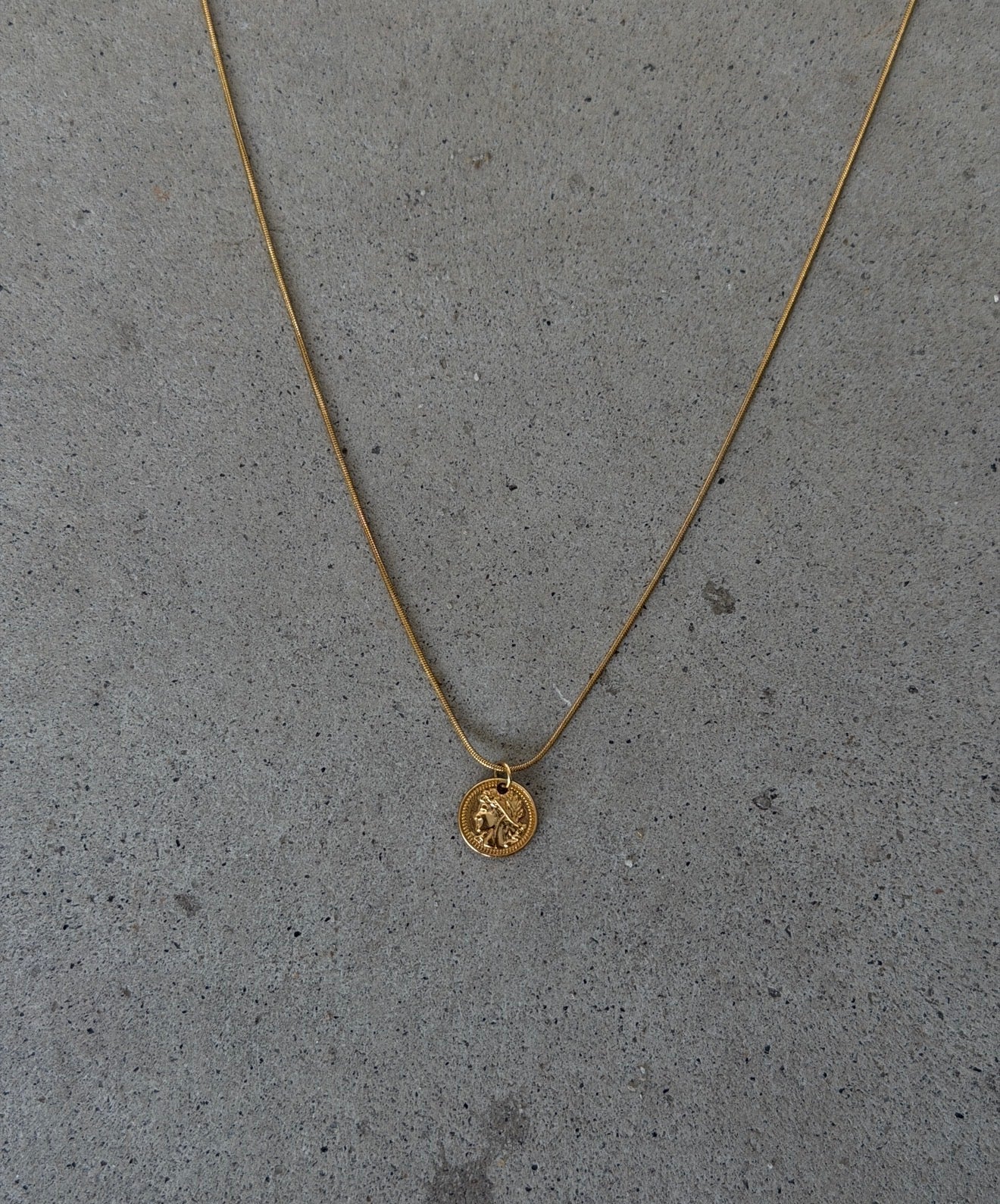 Colar Coin Dourado