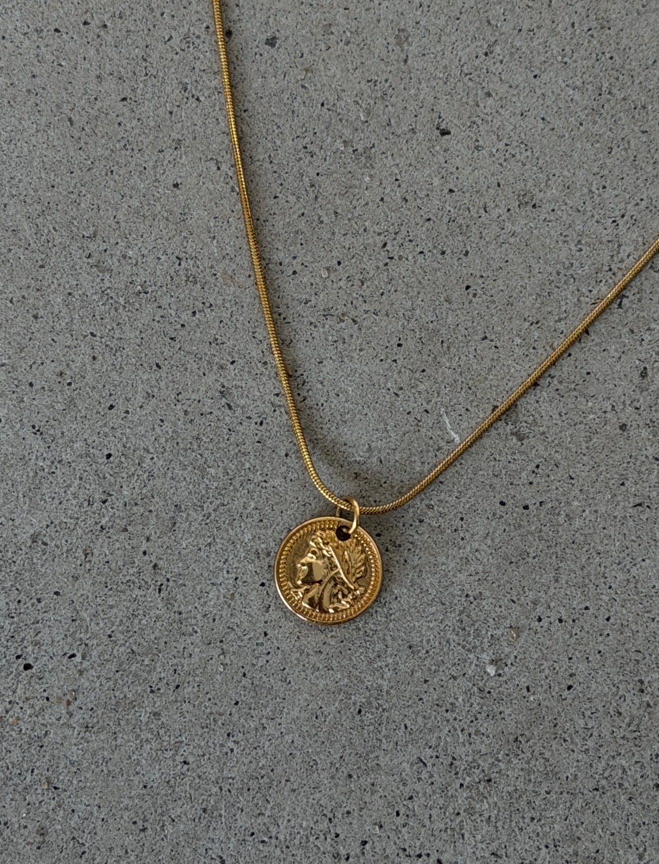 Colar Coin Dourado