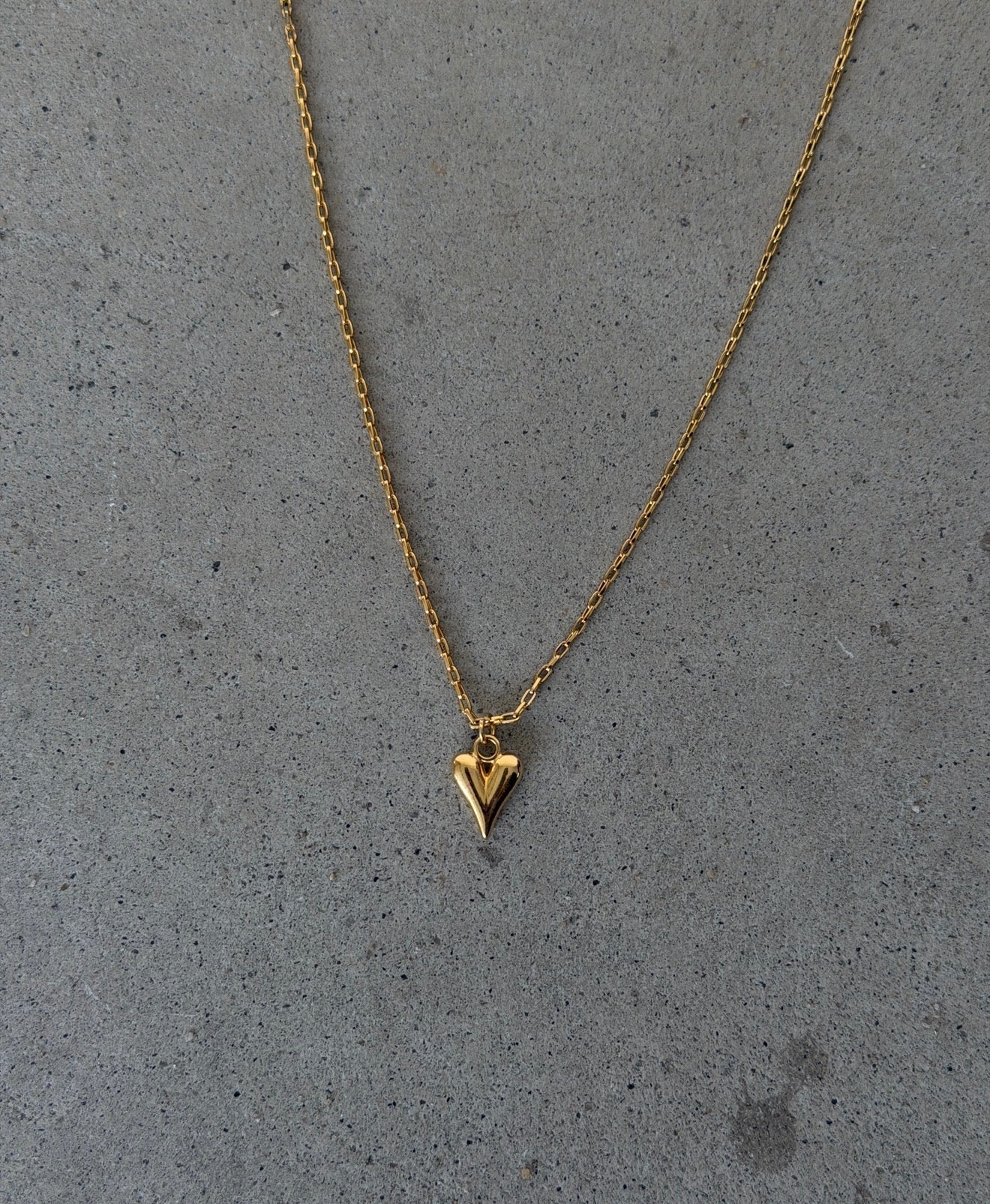 Colar Love Dourado