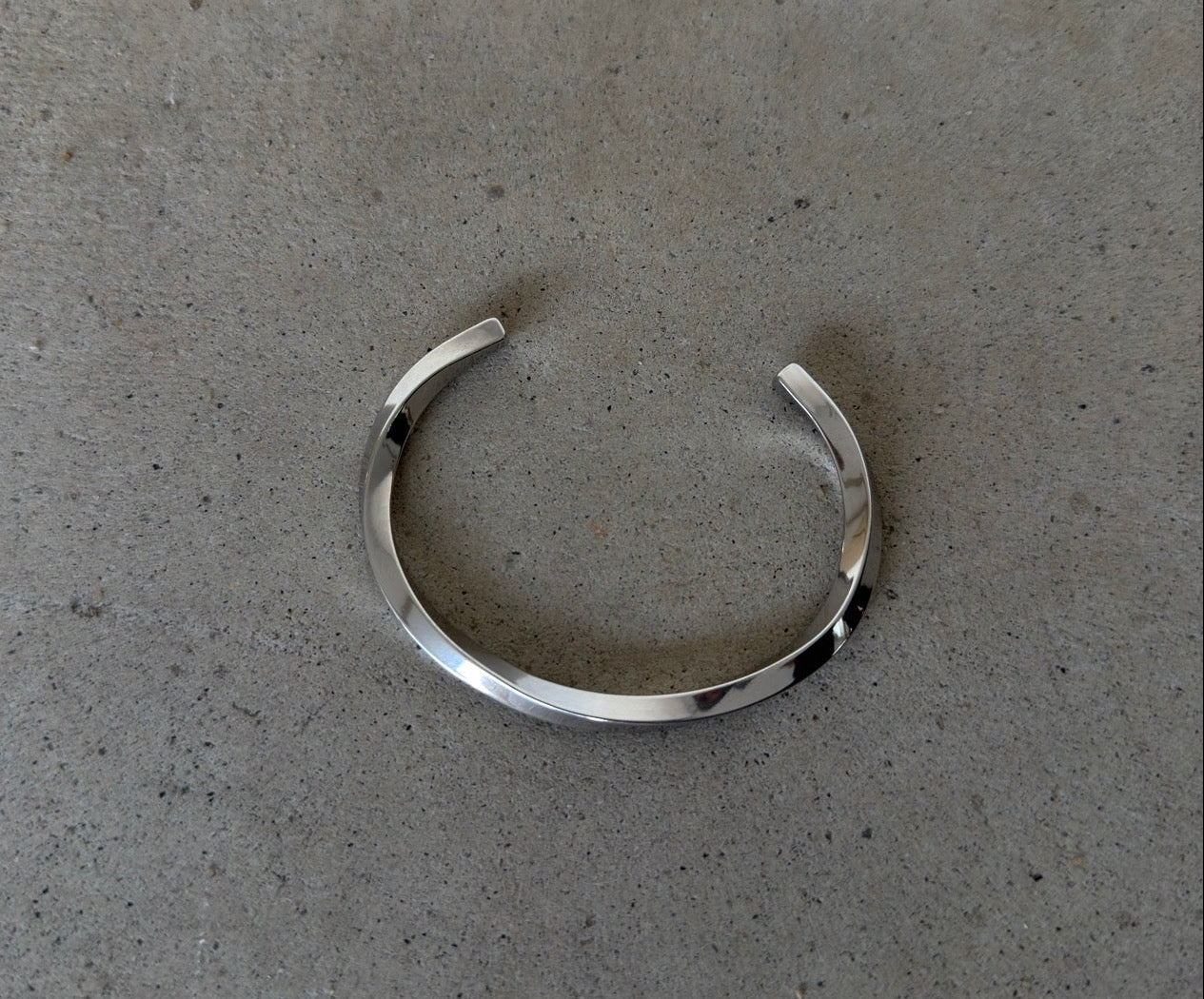 Bracelete Con de aço inoxidável