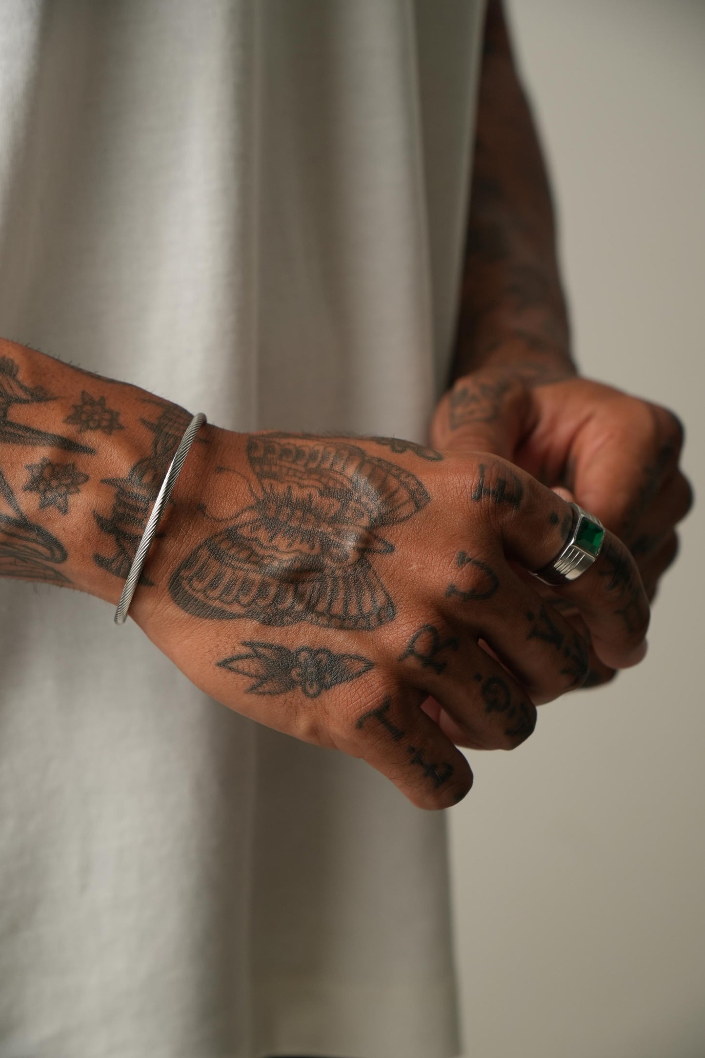 Bracelete Closed de Aço Inoxidável