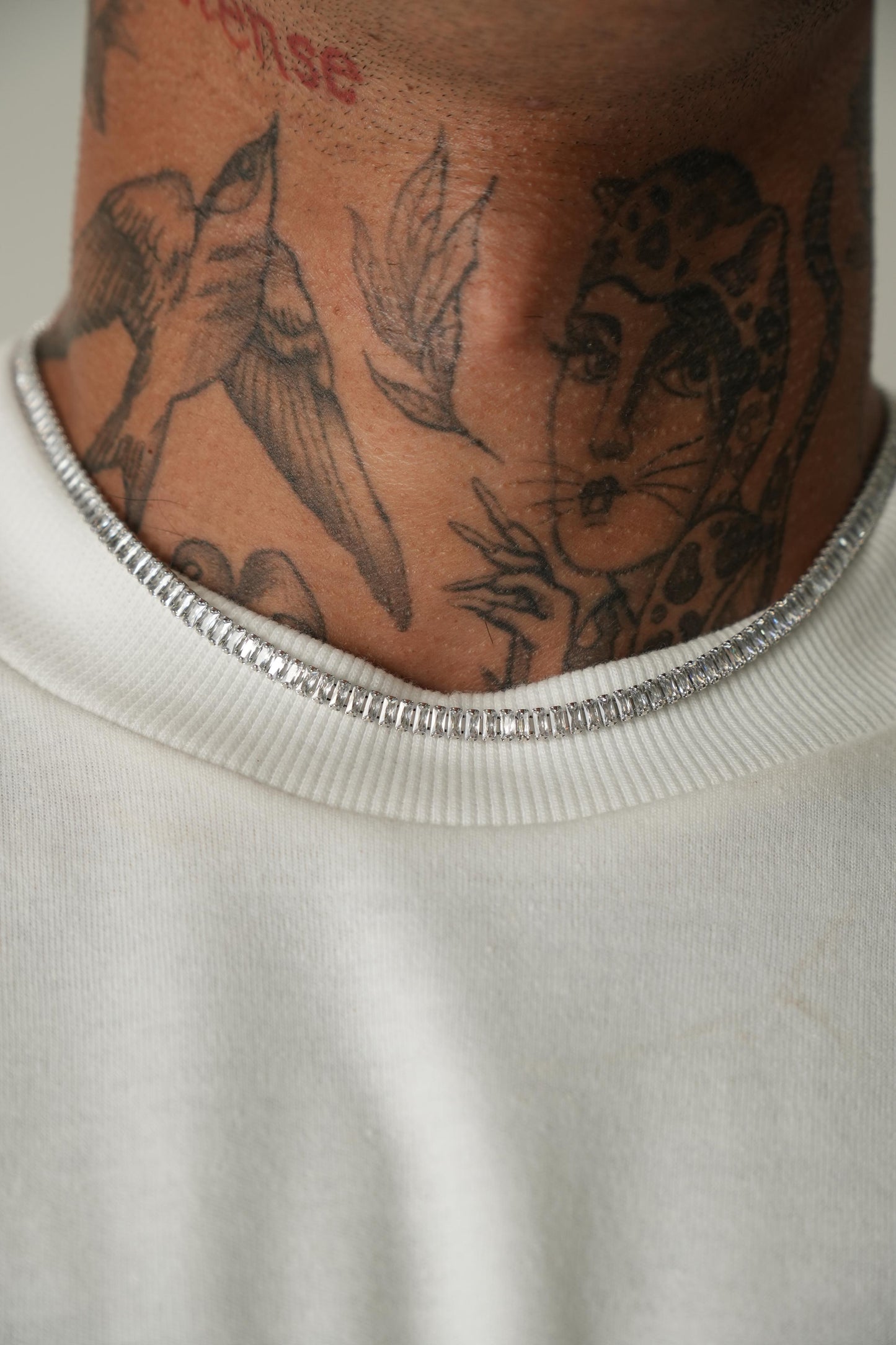 Colar Studded de Aço Inoxidável